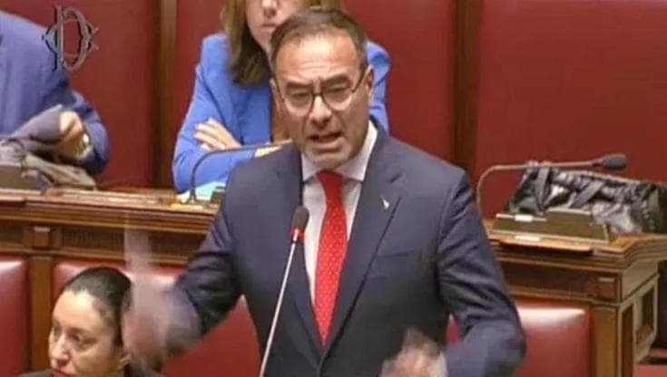 “Regalano i soldi ai comunisti” : i vannacciani all’attacco del centrodestra a Brindisi - Bari