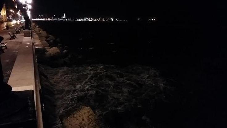 Bari, aggrediti per aver chiesto di non gettare bottiglie in mare. Il sindaco incontra le vittime - Bari