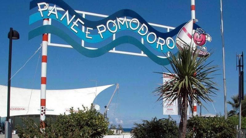 Bari, clochard salvato a Pane e pomodoro: si era buttato in mare minacciando il suicidio - Bari