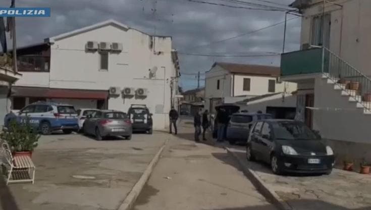 Immagine del post 12939 - Bari San Severo, immobili abusivi su suolo pubblico: 23 sequestri e undici persone denunciate - Bari