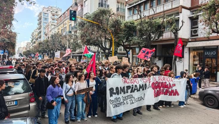 A Bari gli studenti tornano in piazza sabato 24 ottobre. “Ma con Milano non c’entriamo niente” - Bari