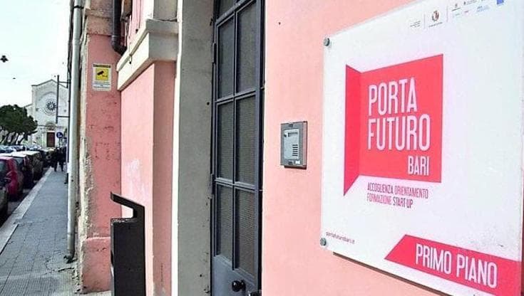 Il paradosso di Porta Futuro, l’agenzia per il lavoro di Bari a fine anno manda a casa 25 operatori - Bari