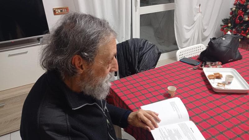 “Io, da ex clochard a poeta metto in versi la strada: le vere amicizie nascono lì” - Bari