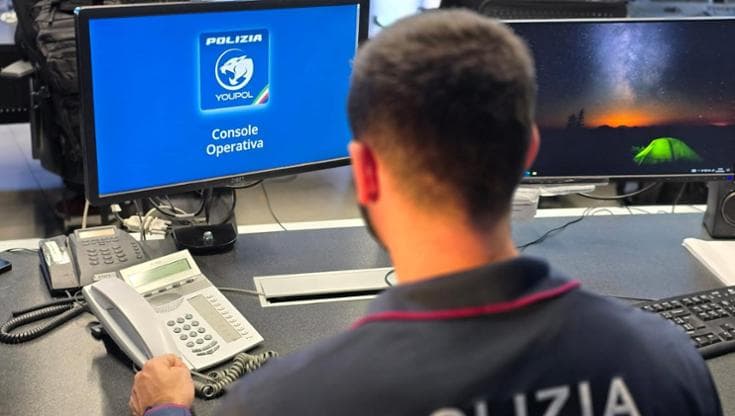 Immagine del post 16281 - Bari “C’è un borsone con la droga nel palazzo”. Segnalazione sull’app Youpol a Bari fa arrestare pusher - Bari