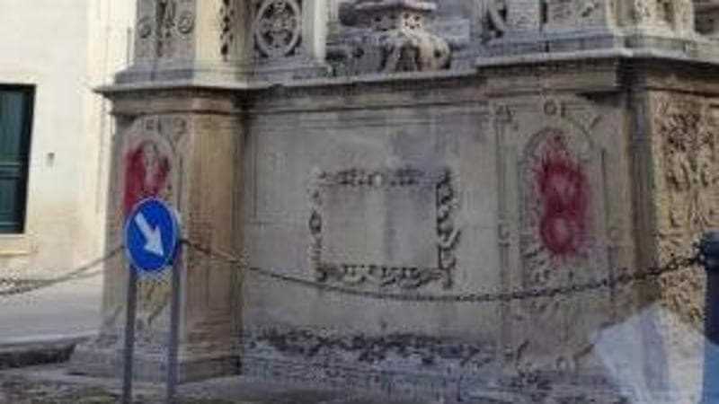 Immagine del post 2517 - Bari Maglie, imbrattato uno dei monumenti simbolo della città. Il sindaco: "Troveremo chi è stato" - Bari
