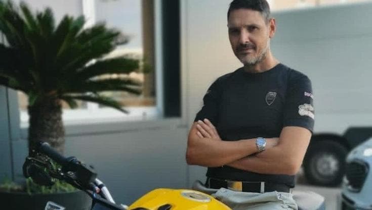 Immagine del post 18567 - Bari Vincenzo Lorusso, agente morto nello scontro con auto della polizia: “Un incrocio maledetto” - Bari