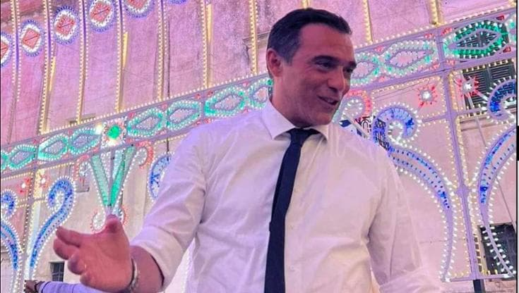 “La politica fatta con le mani e con il cuore”. Il segretario pd De Santis ricorda Donato Metallo - Bari