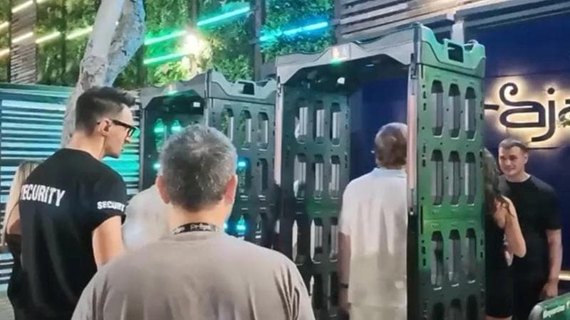 Immagine del post 21934 - Bari Gallipoli, metal detector all'entrata delle discoteche per bloccare le armi: "Si balla in sicurezza” - Bari