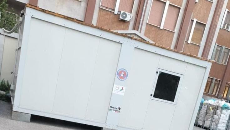 Taranto, autisti del 118 costretti a riposare in container: "Così arriviamo alla mattina stremati" - Bari