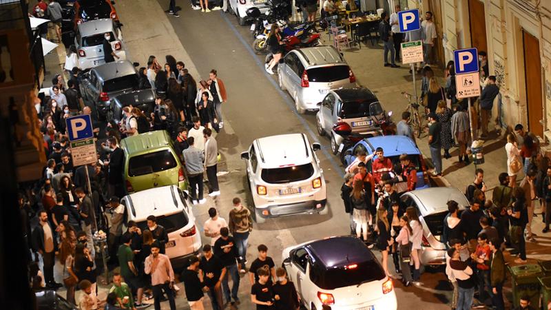 Immagine del post 9919 - Bari Movida, arriva la tolleranza zero: stop a due chioschi per i rumori - Bari