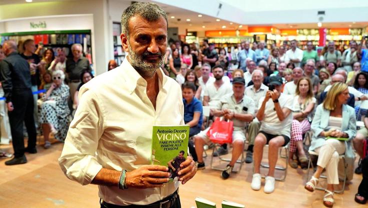 Decaro glissa sulla Puglia: “Non sono candidato, il mio lavoro è in Europa in questo momento” - Bari