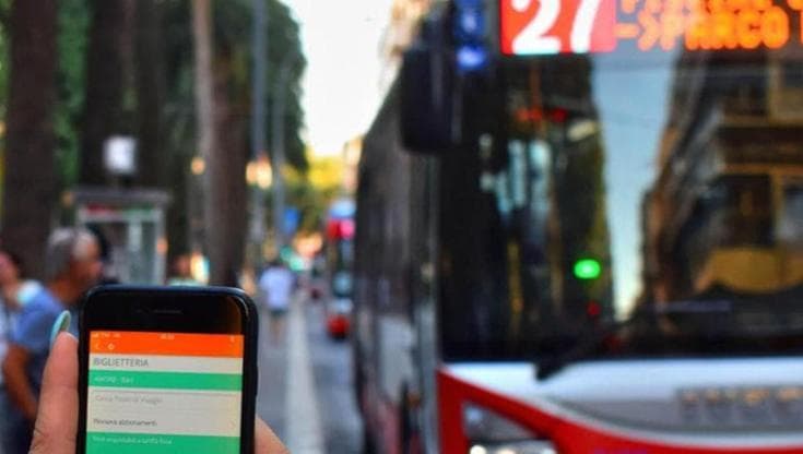 Immagine del post 24139 - Bari A Bari baby gang aggredisce una coppia su un bus Amtab, denunciati in quattro - Bari