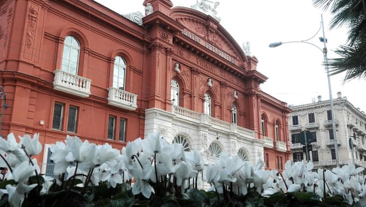 Teatro Petruzzelli, faida familiare: “Affitti del circolo Unione e del bar agli eredi del legale” - Bari