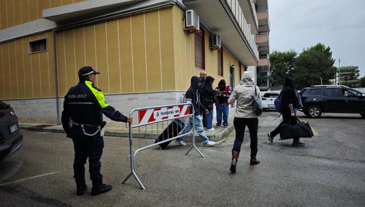 Immagine del post 12962 - Bari "Non ci hanno lasciato il tempo di fare le valigie”, a Bari rabbia e paura per le famiglie evacuate - Bari