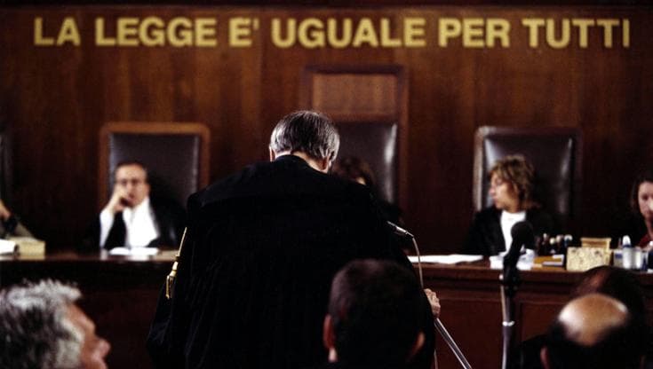 Immagine del post 16324 - Bari Non ha protetto le figlie piccole dalle molestie dell'ex compagno della moglie: condannato a 11 anni - Bari