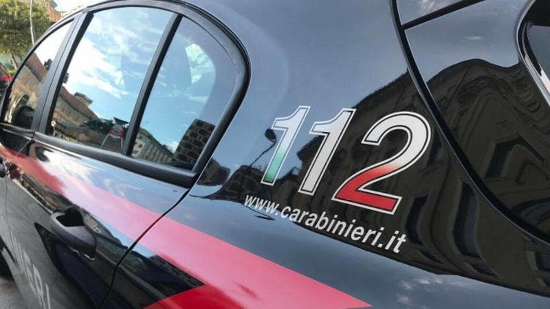 Minacce e insulti a una transgender che non volevano come vicina di casa: indagati padre e figlio - Bari