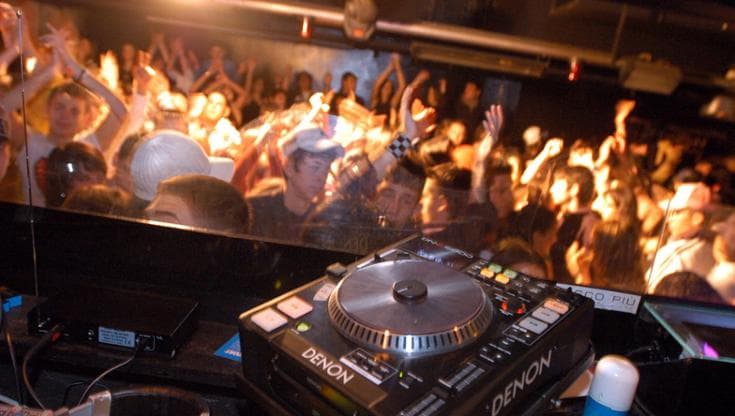 A Casamassima i carabinieri chiudono il Coco Loco: serate con 200 persone ma senza autorizzazione - Bari