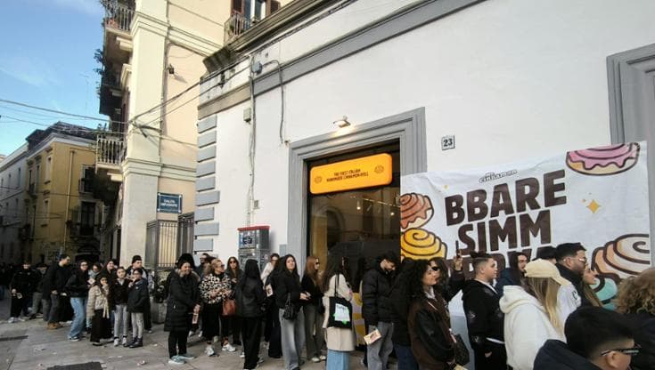 Immagine del post 17530 - Bari Bari, lunghe code per l’apertura di Mr. Cinnamon: dolci alla cannella gratis per l’inaugurazione - Bari