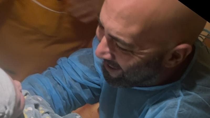 Immagine del post 4452 - Bari Giuliano Sangiorgi papà per la seconda volta: "Benvenuto Michele. Siamo pronti per la vita insieme" - Bari
