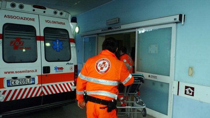 Colleghi avvocati e amanti, lei lo lascia e lui l’aggredisce e la insegue fino al pronto soccorso - Bari