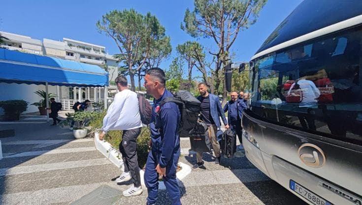 Bari in serie C, Di Cesare: “Tifosi e città non lo meritano”. Longo: “Ho sperato, ora chiedo scusa” - Bari