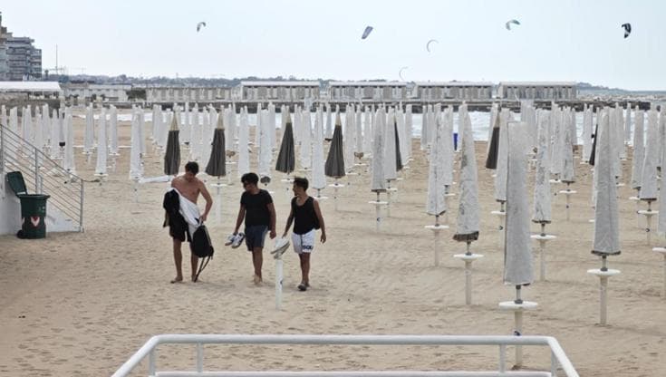 Immagine del post 20841 - Bari Al via oggi la stagione dei lidi a Bari: abbonamenti a 2.300 euro. “E niente teglie in spiaggia” - Bari