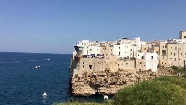 Immagine del post 23173 - Bari Mario Aprile: “Il mare è di tutti, sbagliato dire no ai privati se valorizzano la costa pugliese” - Bari