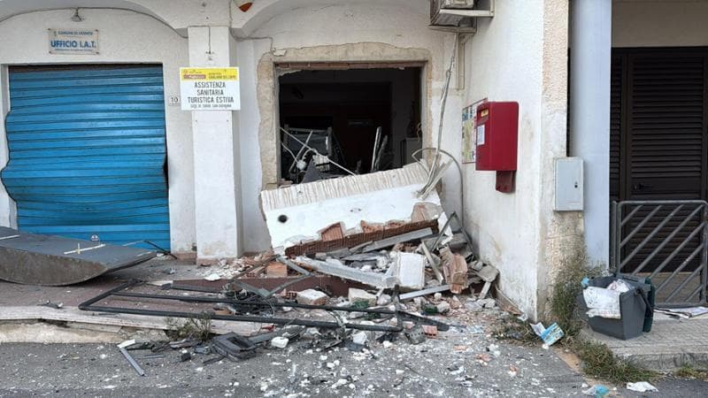 Puglia, ennesimo colpo della banda dei bancomat: sono 19 da settembre. Ipotesi di un unico commando - Bari