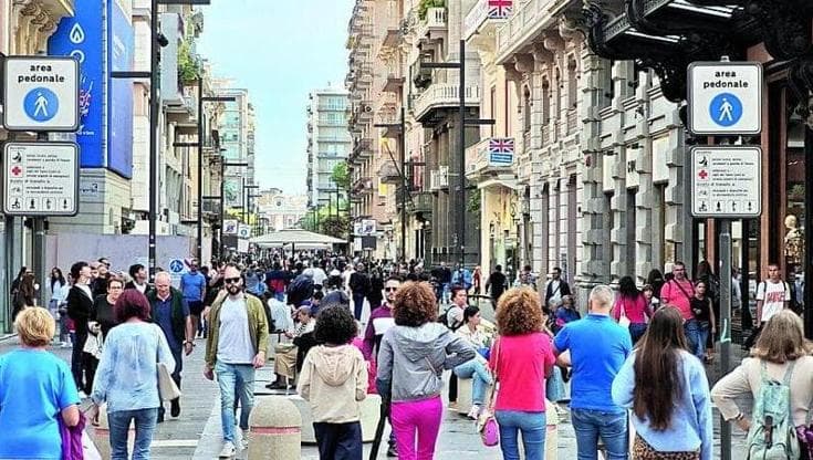 Immagine del post 26399 - Bari Manifestazione a Bari, i grandi marchi non chiudono ma si blindano: “Protocollo contro gli assalti” - Bari