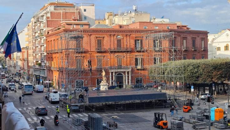 Immagine del post 15301 - Bari Capodanno a Bari, c'è l'ordinanza: "No" a bottiglie di vetro, spray al peperoncino e caschi - Bari