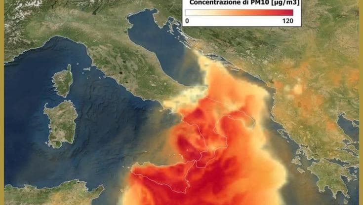 Puglia avvolta dalla sabbia del Sahara: lo scatto di Copernicus. Raffiche di Scirocco fino a 45km/h - Bari