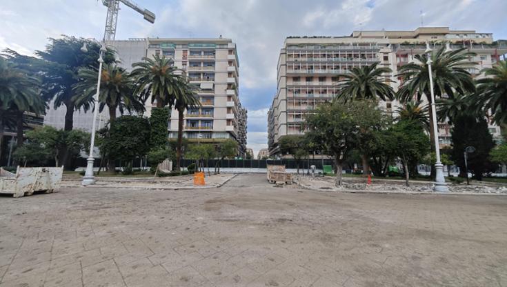 Immagine del post 7589 - Bari Bari, in piazza Moro spuntano le basole e i lavori si fermano. Era l’antico pavimento del Murattiano - Bari