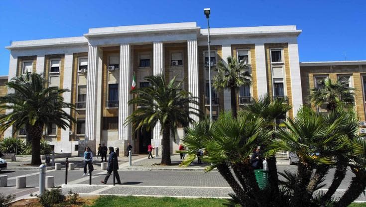 Immagine del post 20869 - Bari Medico picchiato e ferito al Policlinico di Bari, minacce a una collega: fermato l’aggressore - Bari