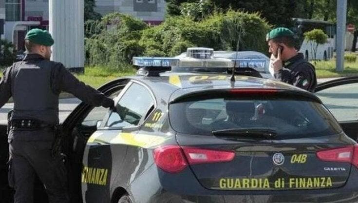Immagine del post 23210 - Bari Trani, scoperta maxifrode fiscale: sigilli a beni per 20 milioni, 65 indagati, coinvolte 80 società - Bari