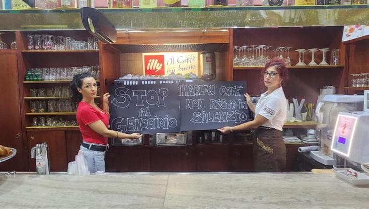 "Stop genocidio”, a Foggia barista minacciata dopo aver affisso manifesti pro Gaza: “Li strappiamo” - Bari