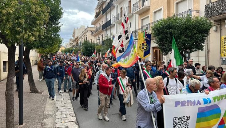 Immagine del post 26442 - Bari In migliaia alla marcia per la pace Gravina -Altamura: “Tantissimi giovani e nessuna vetrina rotta” - Bari