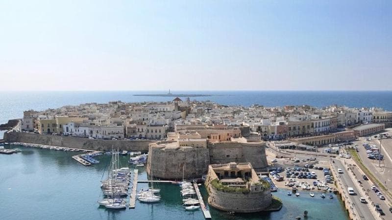 Immagine del post 2715 - Bari Da patria del divertimento notturno a capitale della cultura, la sfida di Gallipoli: “Non solo mare” - Bari