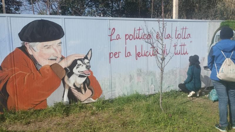 Bari dedica un murale a Pepe Mujica, l’ex presidente dell’Uruguay “più povero della storia” - Bari