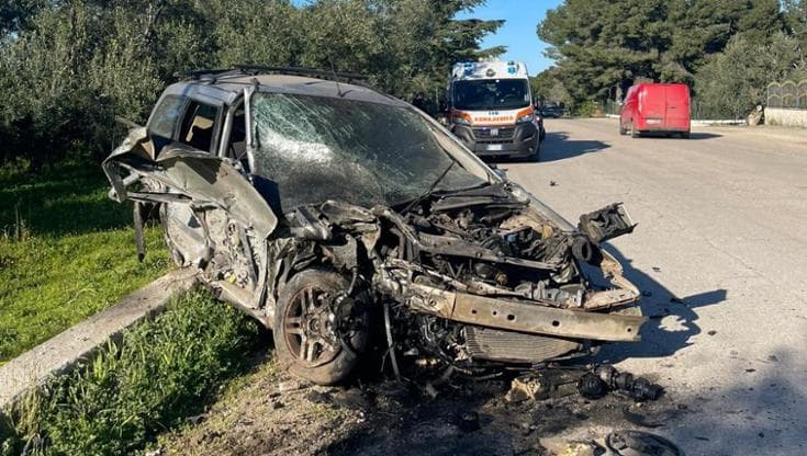 Bisceglie, auto fuori strada: donna muore sul colpo a 67 anni, ferito il marito - Bari