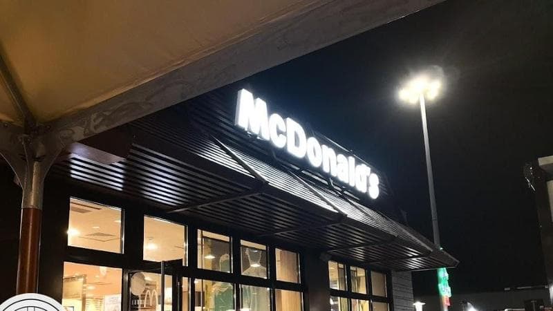 Commando armato assalta il McDonald’s di Brindisi per rapinare 500 euro: paura per le famiglie - Bari