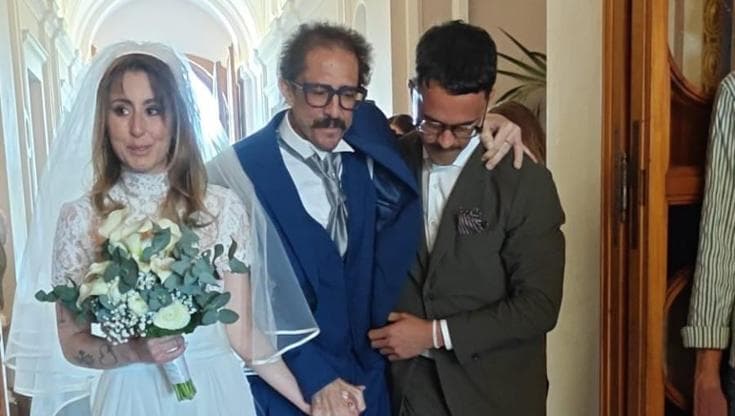 Immagine del post 20915 - Bari Igor Protti accompagna la figlia all’altare, la foto commuove i tifosi: “Più forte di tutto” - Bari