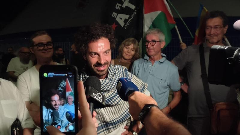 Immagine del post 22068 - Bari Molfetta riabbraccia Domenico Centrone dopo il carcere in Libia: ''Rifarlo? Da qui è facile dirlo'' - Bari