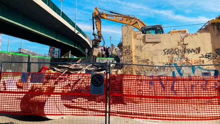 Immagine del post 22086 - Bari Piastra verde sui binari della stazione a Bari, al via la demolizione dei fabbricati in via Fani - Bari