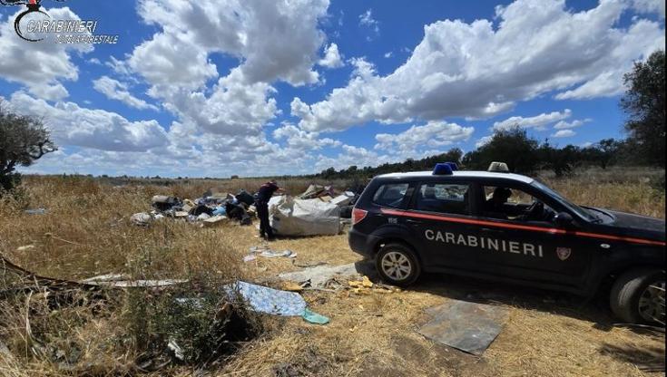 Immagine del post 10052 - Bari Roghi tossici dai rifiuti, a Bari sequestrata discarica abusiva di diecimila metri quadrati - Bari