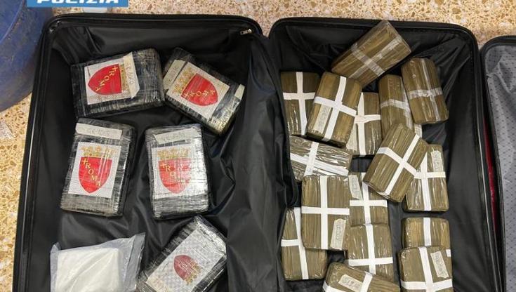 Immagine del post 10033 - Bari Smantellata centrale della droga per la movida di Gallipoli: 78 chili di sostanze in un vano segreto - Bari
