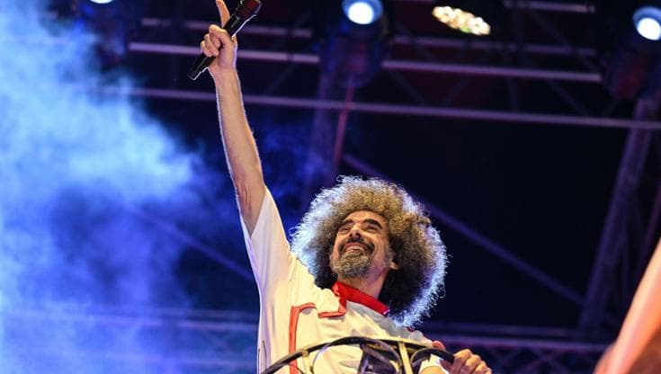 A Caparezza il premio Enzo Del Re: “Nelle sue canzoni l’eco della lotta per la giustizia sociale” - Bari