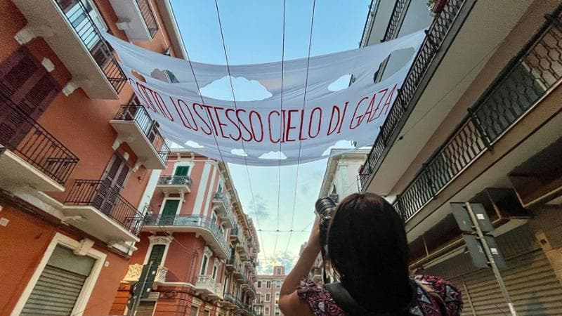 Immagine del post 10997 - Bari “Sotto lo stesso cielo di Gaza”: a Bari il messaggio dell’arte per la Palestina - Bari