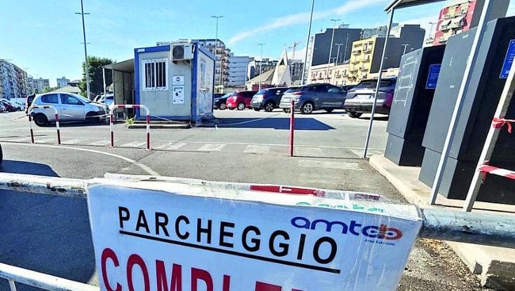 Immagine del post 12003 - Bari Attese di ore e sold out: a Bari i park&ride impossibili. “Alle 8 non c’è più posto” - Bari