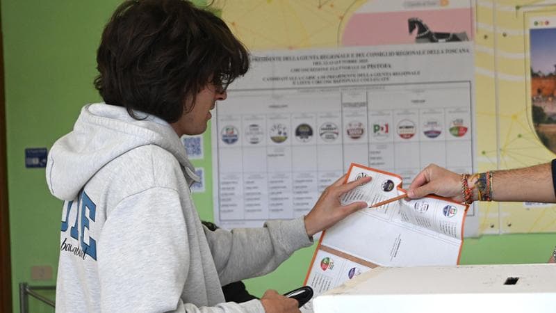 Immagine del post 13107 - Bari Regionali, tempo scaduto: in Puglia 13 liste per oltre 650 candidati. Decaro batte Lobuono 6 a 4 - Bari