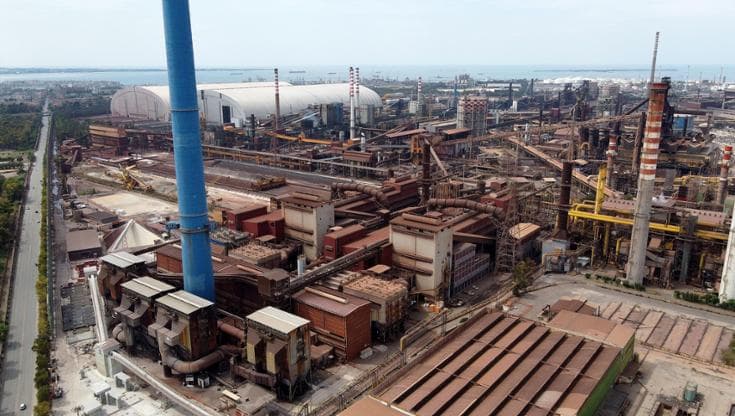 Immagine del post 17625 - Bari Ex Ilva, il tribunale ordina stop dell’attività dell’area a caldo: “Rischi per la salute a Taranto” - Bari